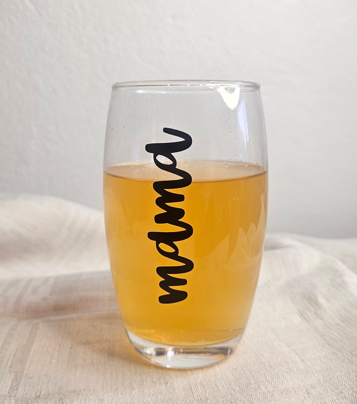 Nimitarra juomalasiin