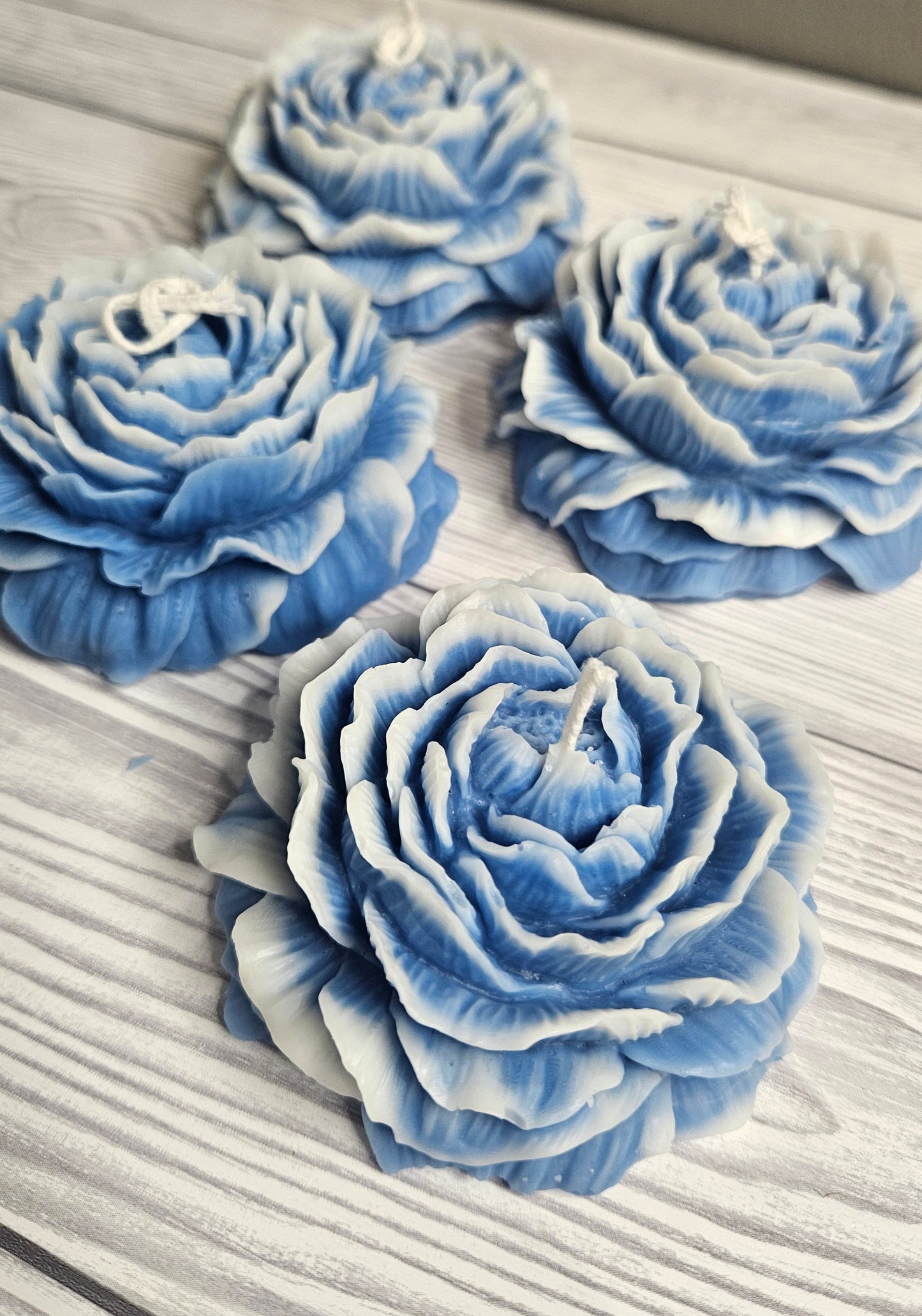 Itsenäisyyspäivän Pioni -kynttilä