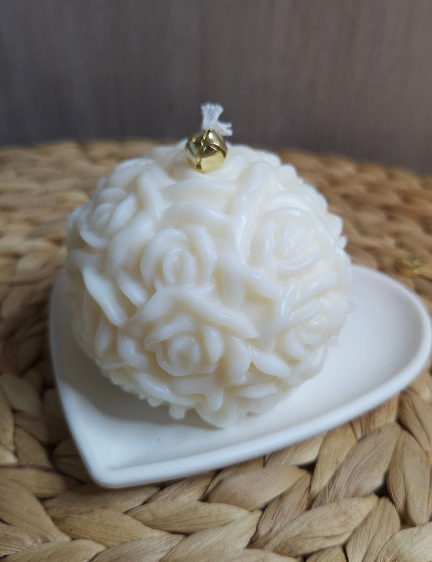 Ruusupallo -kynttilä